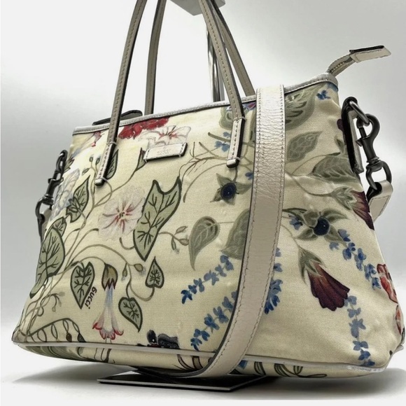 Authentic Gucci flower bag by Chris Knight bad condition 🙈 - Picture 9 of 9